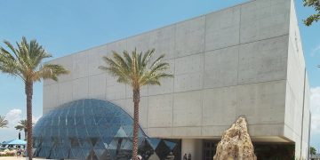 St. Petersburg, Florida: Salvador Dalí Museum / @wikimedia